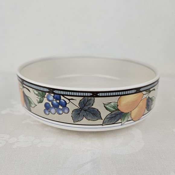 Mikasa Intaglio Garden Harvest Serving Bowl - Picture 4 of 15